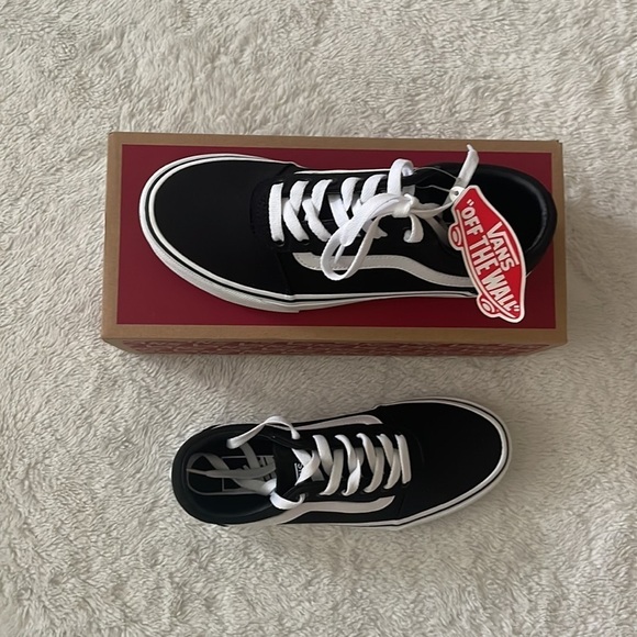 (NWT) Vans Ward Women’s Shoes in Black & White, Size: 9 - Picture 3 of 17